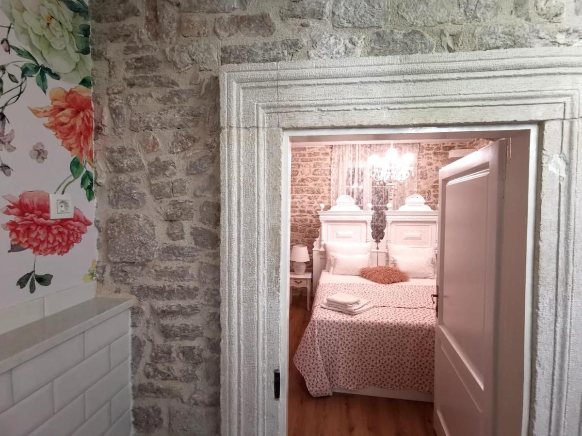 L&L Rooms Royal Σίμπενικ Εξωτερικό φωτογραφία