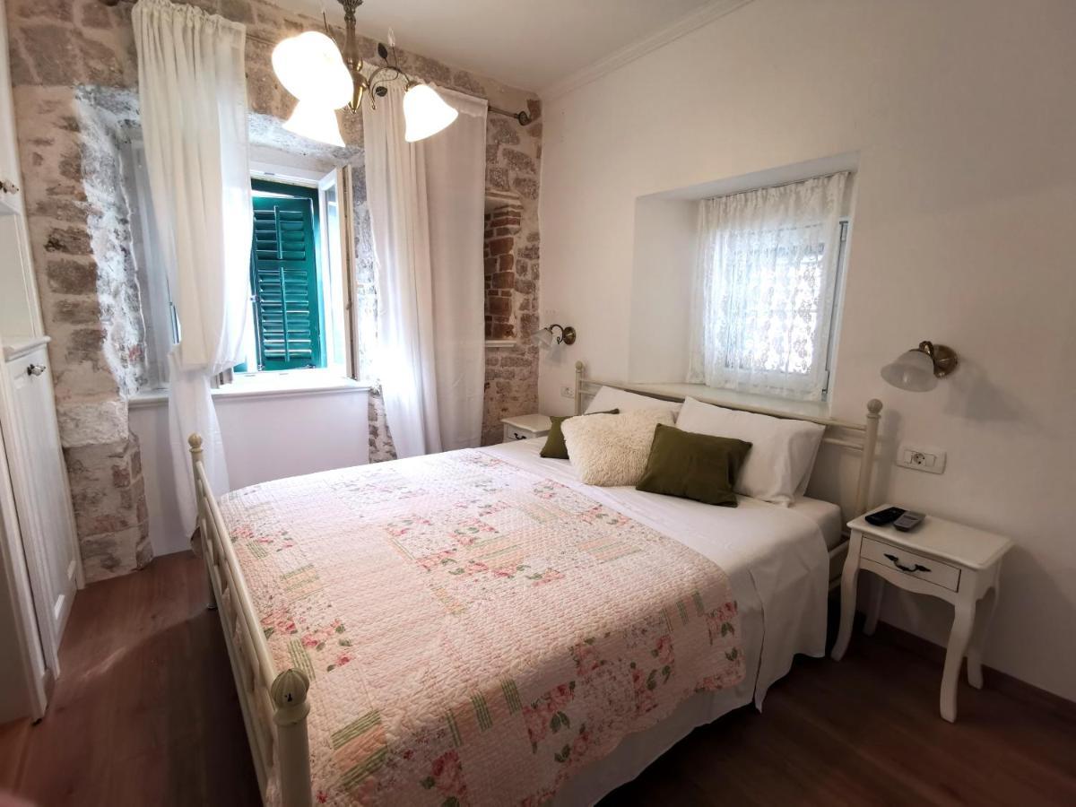 L&L Rooms Royal Σίμπενικ Εξωτερικό φωτογραφία
