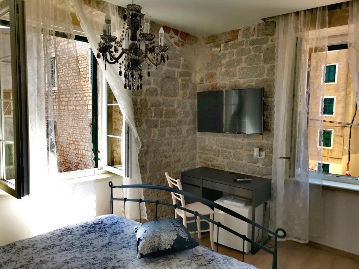 L&L Rooms Royal Σίμπενικ Εξωτερικό φωτογραφία