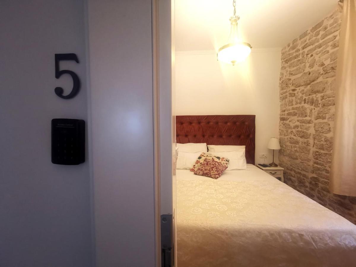 L&L Rooms Royal Σίμπενικ Δωμάτιο φωτογραφία