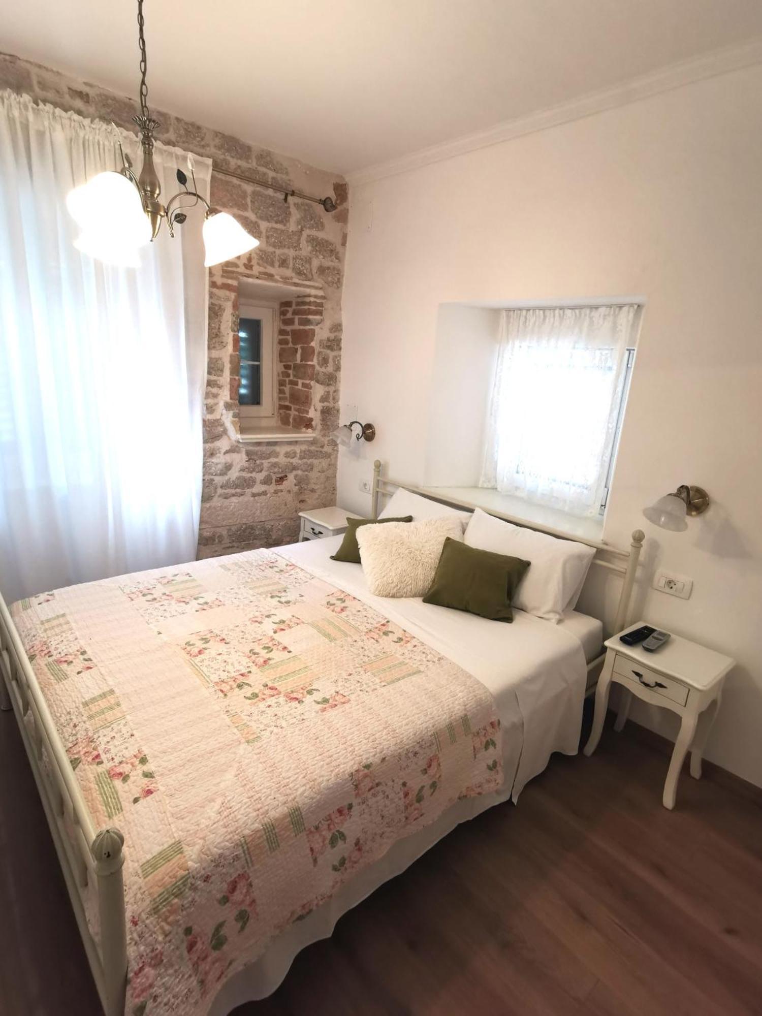 L&L Rooms Royal Σίμπενικ Δωμάτιο φωτογραφία