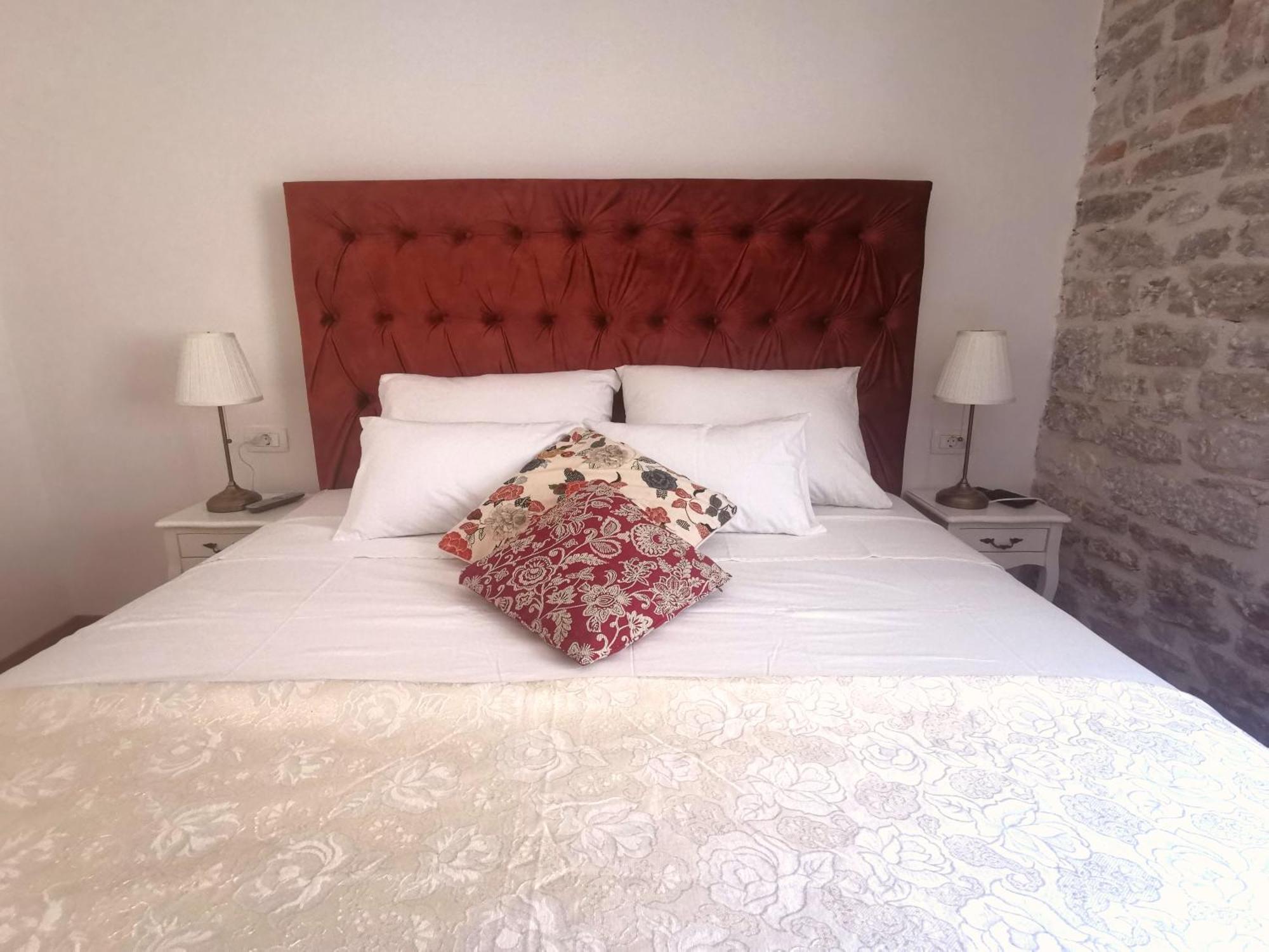 L&L Rooms Royal Σίμπενικ Εξωτερικό φωτογραφία